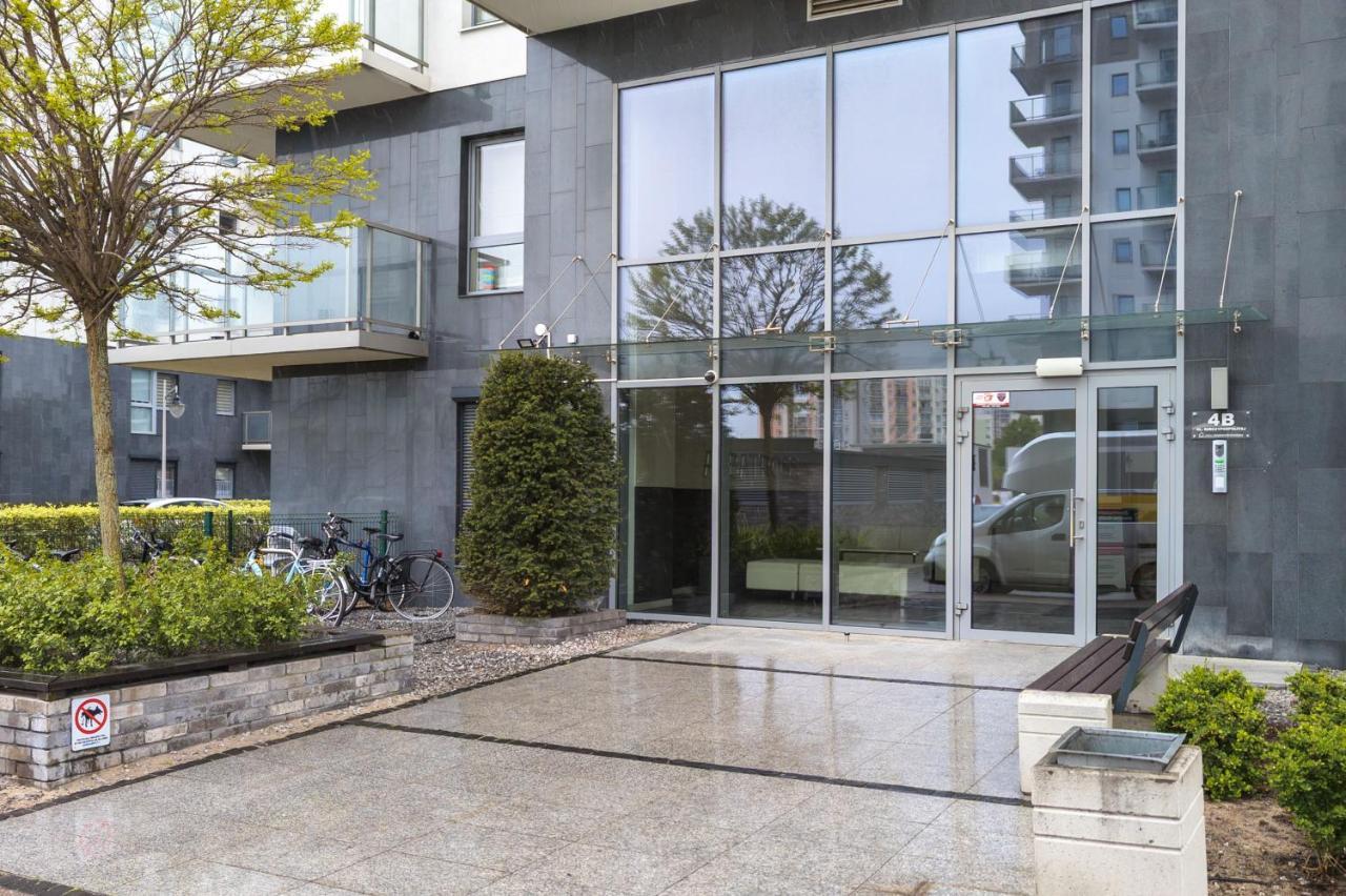 Spacious Aleja Rzeczypospolitej With Balcony By Renters