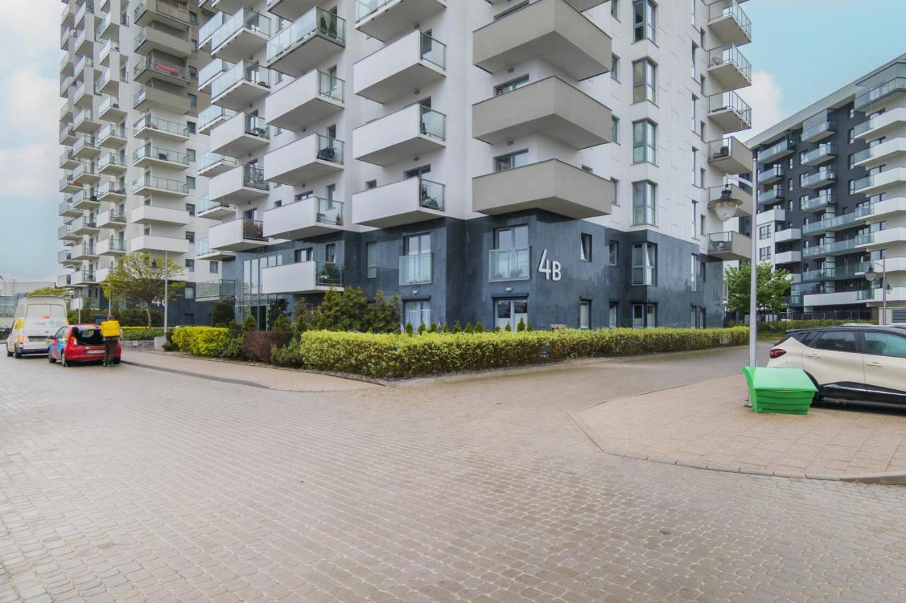 Apartament Spacious Aleja Rzeczypospolitej With Balcony By Renters